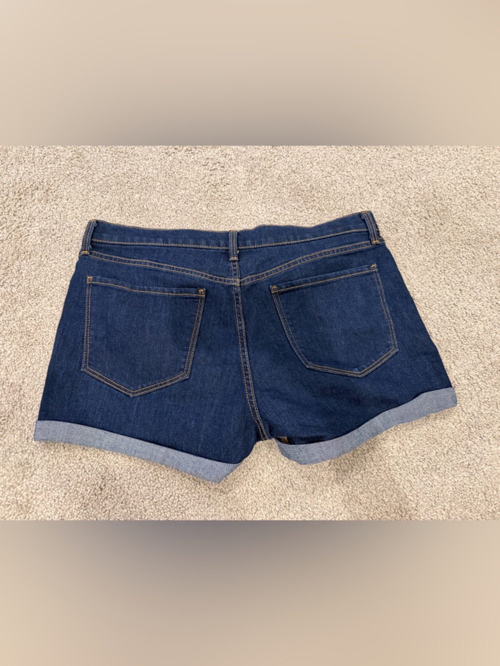 Old Navy Mid-Rise Wow Jean Short Dark Wash Size 12 - Picture 4 of 5
